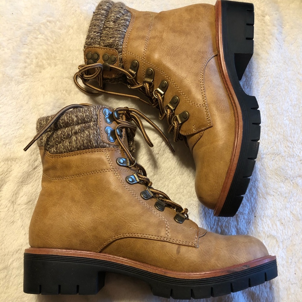 NWOT BOOTS